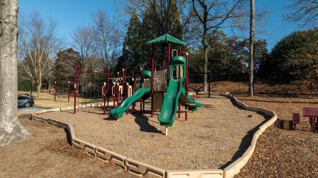 562 Grassmeade Way, Snellville, GA 30078