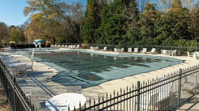 562 Grassmeade Way, Snellville, GA 30078