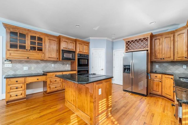 562 Grassmeade Way, Snellville, GA 30078