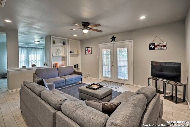 11350 WIDEFIELD LN, San Antonio, TX 78245