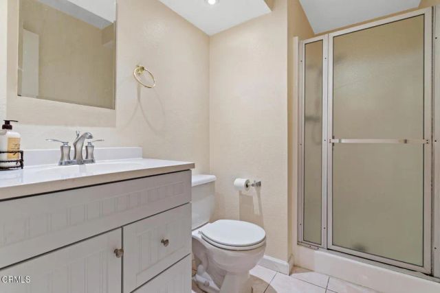 18409 Collins Street F, Los Angeles, CA 91356