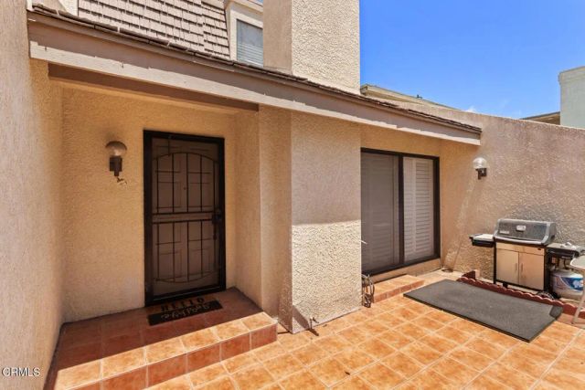 18409 Collins Street F, Los Angeles, CA 91356