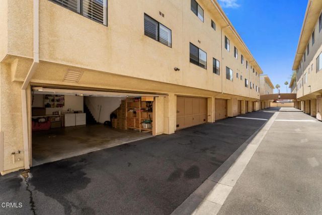 18409 Collins Street F, Los Angeles, CA 91356