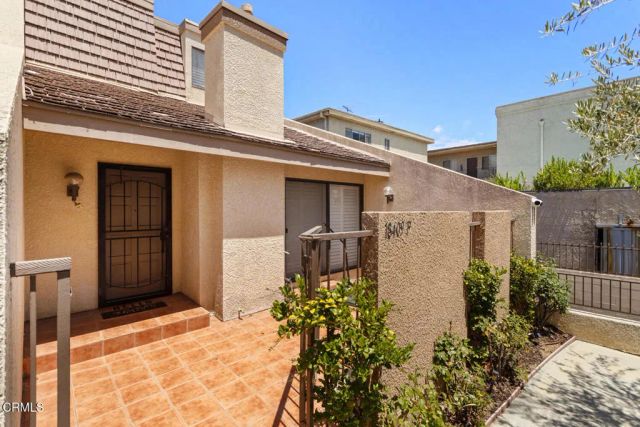 18409 Collins Street F, Los Angeles, CA 91356