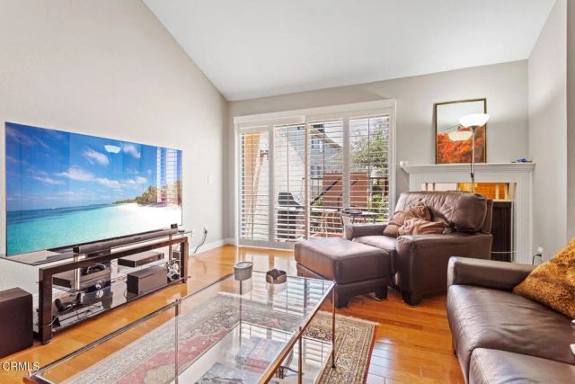 18409 Collins Street F, Los Angeles, CA 91356