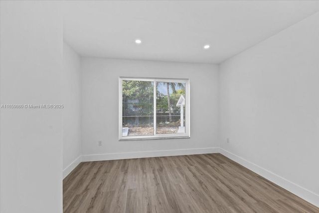 528 W 45th Pl, Hialeah, FL 33012