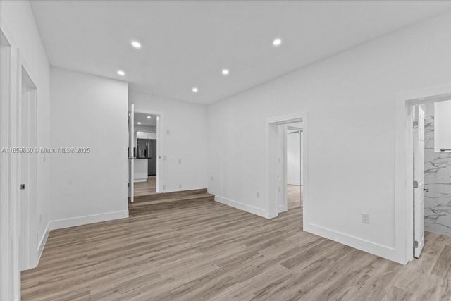 528 W 45th Pl, Hialeah, FL 33012