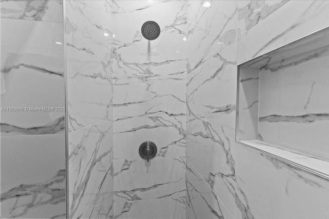 528 W 45th Pl, Hialeah, FL 33012