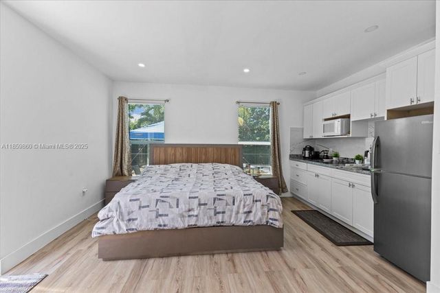 528 W 45th Pl, Hialeah, FL 33012