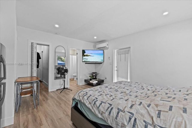 528 W 45th Pl, Hialeah, FL 33012