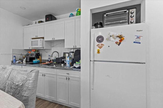 528 W 45th Pl, Hialeah, FL 33012