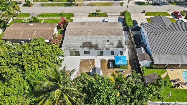 528 W 45th Pl, Hialeah, FL 33012