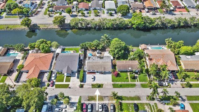 528 W 45th Pl, Hialeah, FL 33012