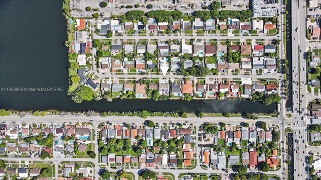528 W 45th Pl, Hialeah, FL 33012