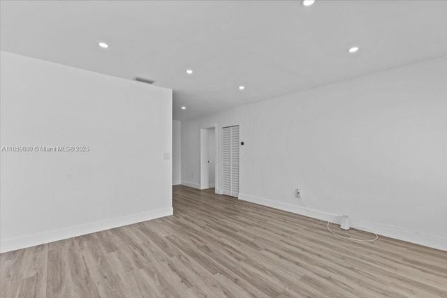 528 W 45th Pl, Hialeah, FL 33012