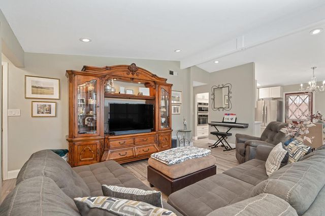 6513 Pearson Ln, North Highlands, CA 95660