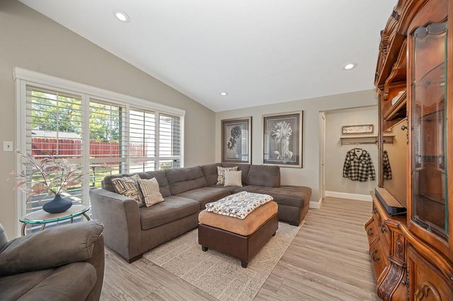 6513 Pearson Ln, North Highlands, CA 95660
