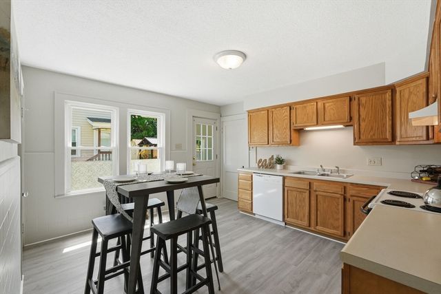 23 Stony Hill Rd, Wilbraham, MA 01095