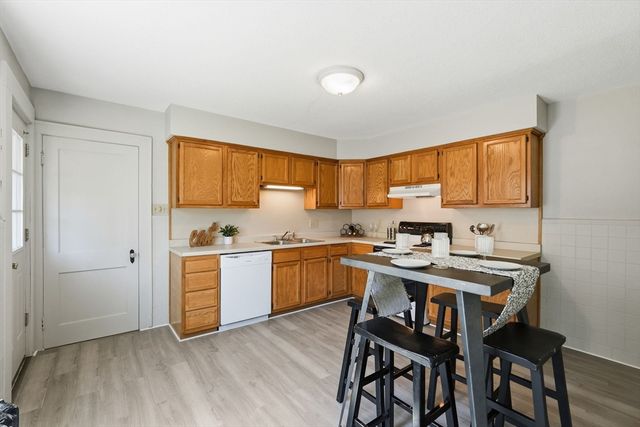 23 Stony Hill Rd, Wilbraham, MA 01095