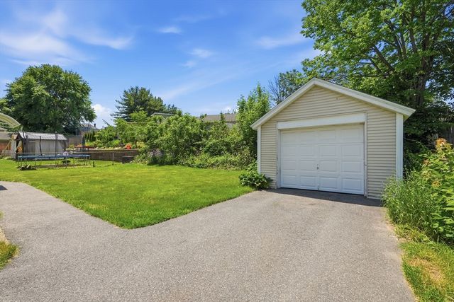 23 Stony Hill Rd, Wilbraham, MA 01095