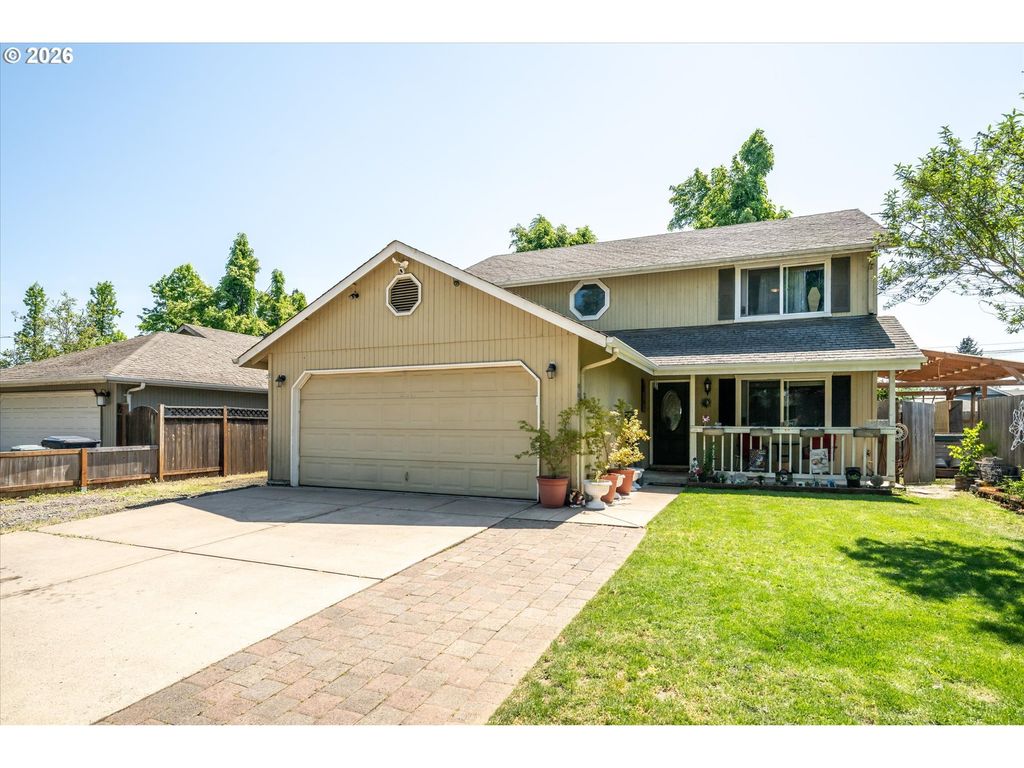995 KINTZLEY Ave, Springfield, OR 97478