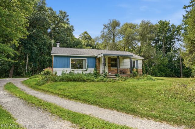 60677 9 Mile Road, Lyon Charter Township, MI 48178