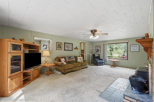 60677 9 Mile Road, Lyon Charter Township, MI 48178