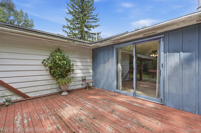 60677 9 Mile Road, Lyon Charter Township, MI 48178