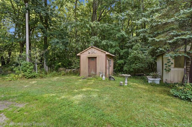 60677 9 Mile Road, Lyon Charter Township, MI 48178
