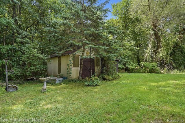 60677 9 Mile Road, Lyon Charter Township, MI 48178