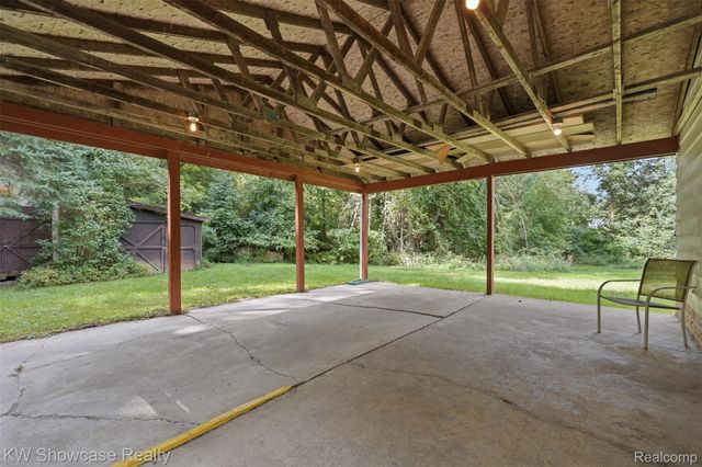 60677 9 Mile Road, Lyon Charter Township, MI 48178