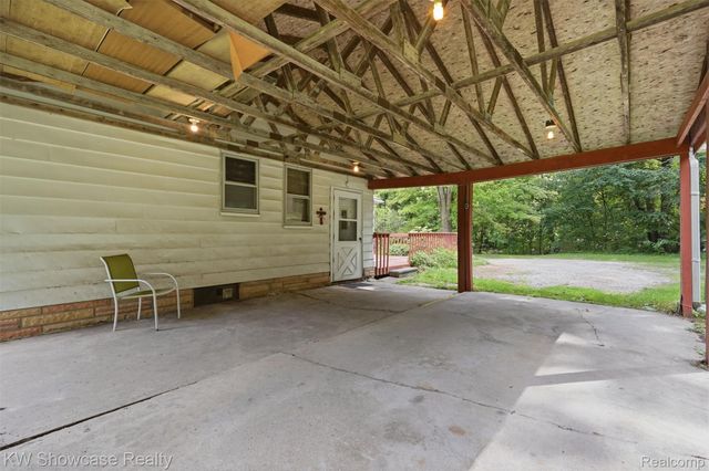 60677 9 Mile Road, Lyon Charter Township, MI 48178