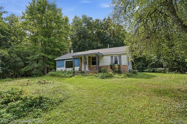 60677 9 Mile Road, Lyon Charter Township, MI 48178