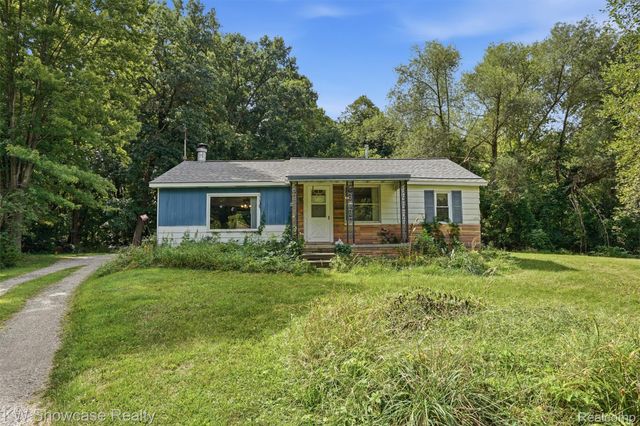 60677 9 Mile Road, Lyon Charter Township, MI 48178