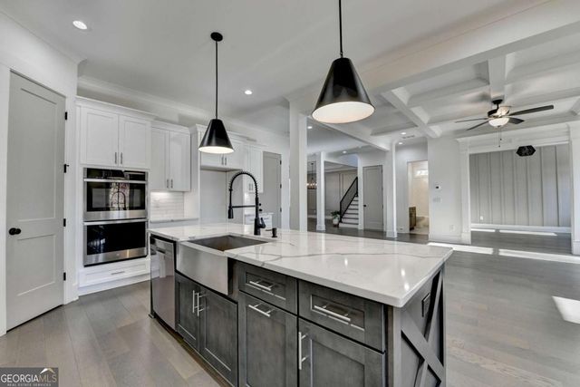 6181 Shoreland Circle, Buford, GA 30518