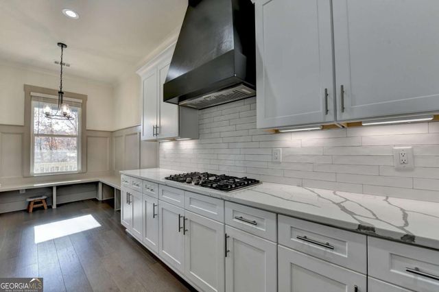 6181 Shoreland Circle, Buford, GA 30518