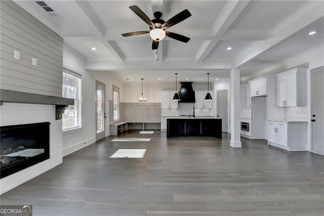 6181 Shoreland Circle, Buford, GA 30518