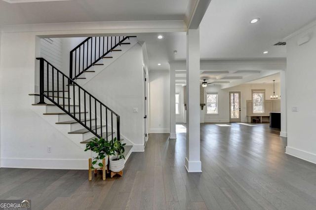 6181 Shoreland Circle, Buford, GA 30518