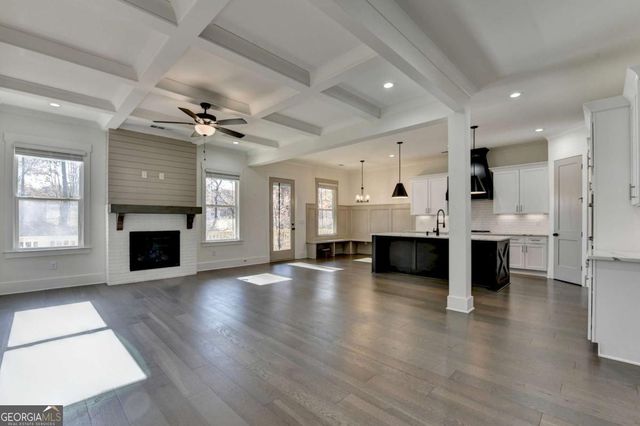 6181 Shoreland Circle, Buford, GA 30518