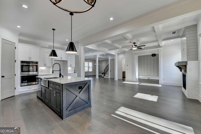 6181 Shoreland Circle, Buford, GA 30518