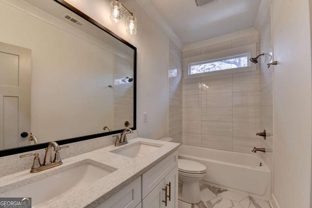 6181 Shoreland Circle, Buford, GA 30518