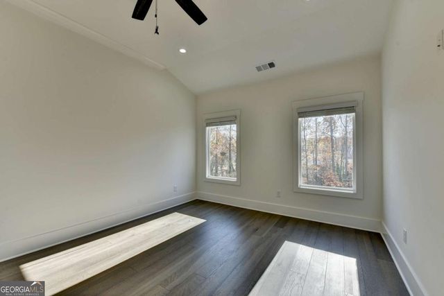 6181 Shoreland Circle, Buford, GA 30518