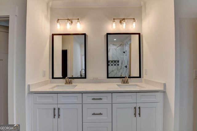 6181 Shoreland Circle, Buford, GA 30518