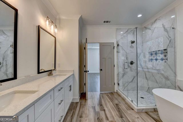 6181 Shoreland Circle, Buford, GA 30518