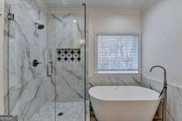 6181 Shoreland Circle, Buford, GA 30518