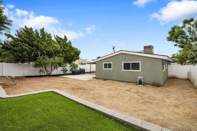 9222 Overton, San Diego, CA 92123