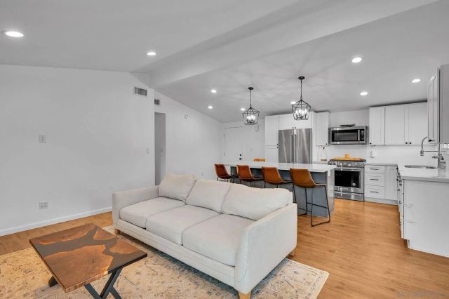 9222 Overton, San Diego, CA 92123