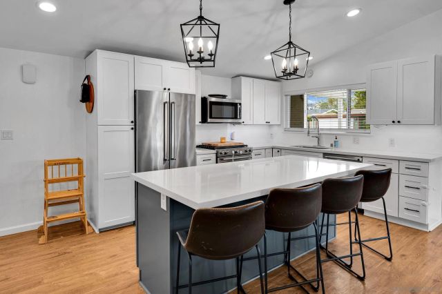 9222 Overton, San Diego, CA 92123