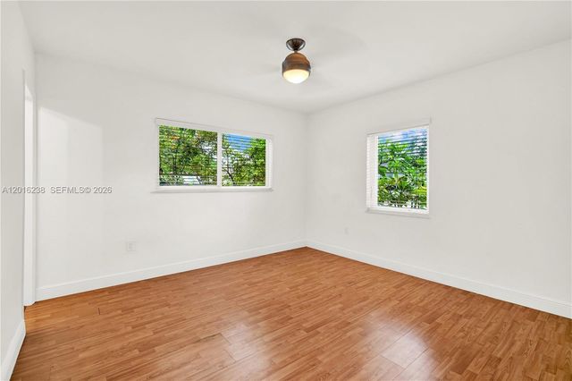 6890 SW 51st St, Miami, FL 33155