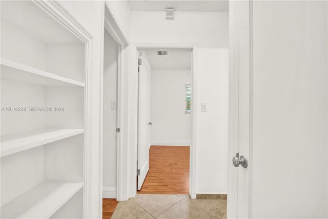 6890 SW 51st St, Miami, FL 33155